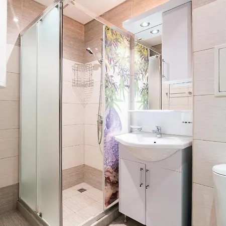 Apartment Modern - Meters Away From The Pomorie