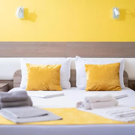 Apartment Modern - Meters Away From The