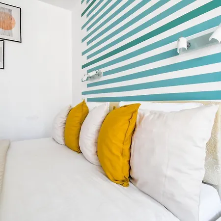 Apartment Modern - Meters Away From The