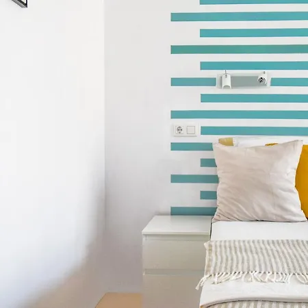 Apartment Modern - Meters Away From The *