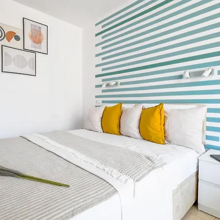 Modern - Meters Away From The Apartment Pomorie