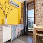 Modern - Meters Away From The Pomorie