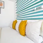 Apartment Modern - Meters Away From The