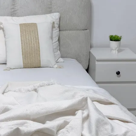 Modern - Meters Away From The Apartman