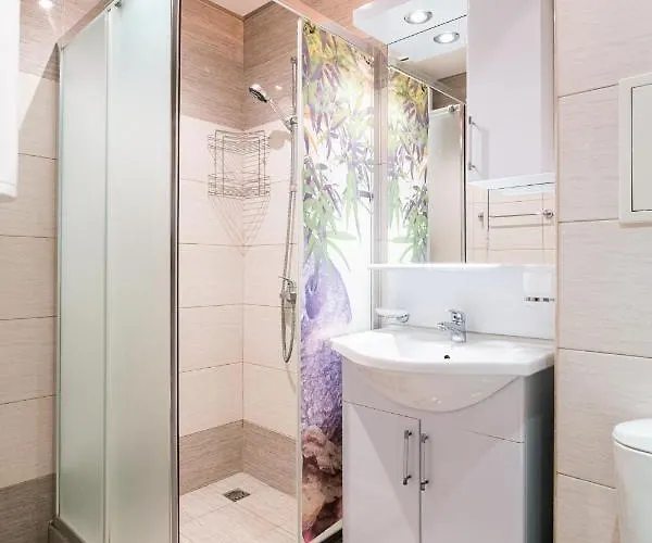 Apartman Modern - Meters Away From The Pomorie